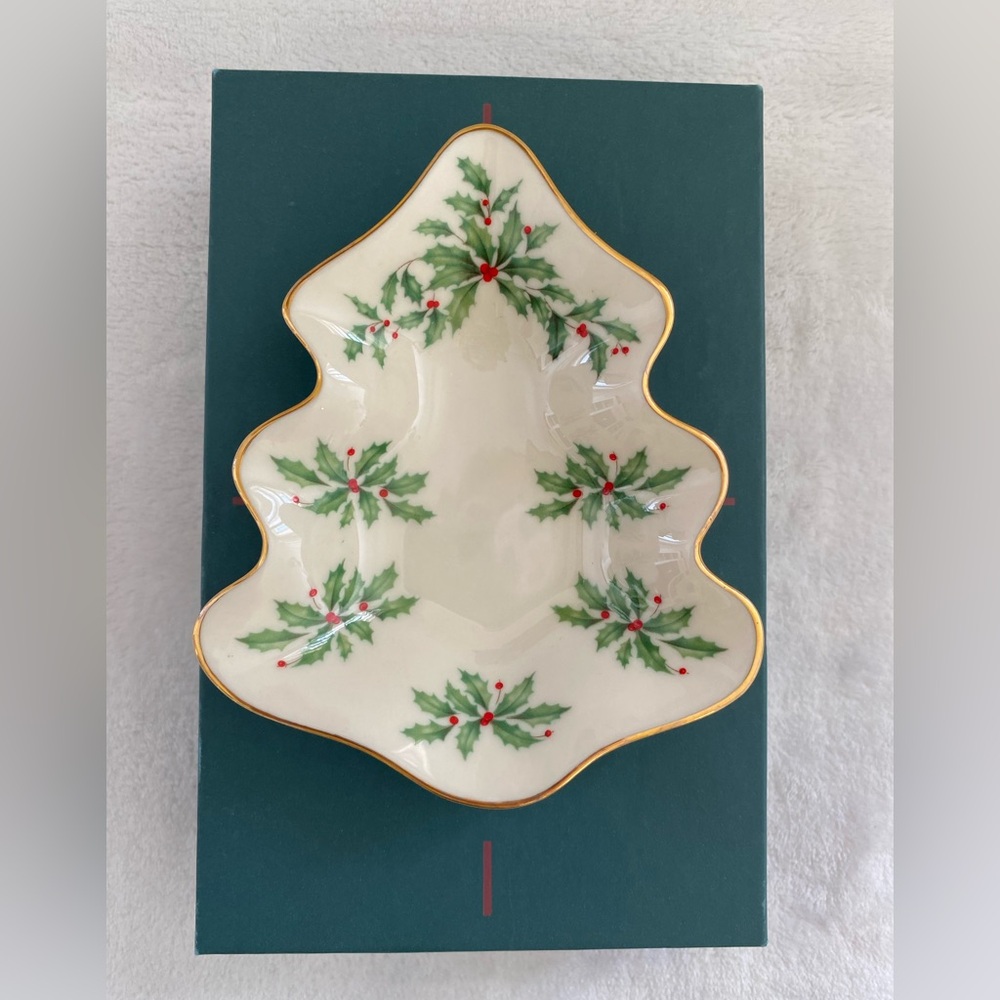 Lenox Small Dish Christmas‎ Tree Shape Holly Berry Gold Trim Edge 5 inch Vtg USA